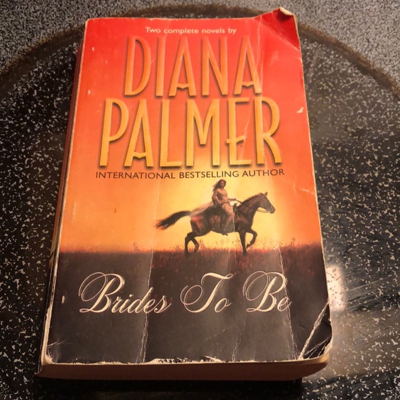 Books - Picture 5 of 8